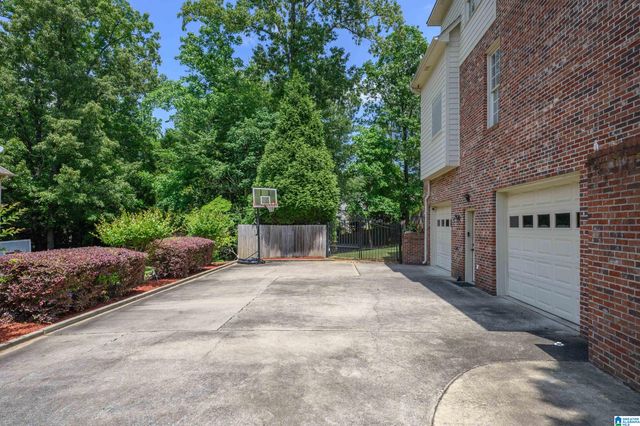 7219 N HIGHFIELD LANE, Hoover, AL 35242
