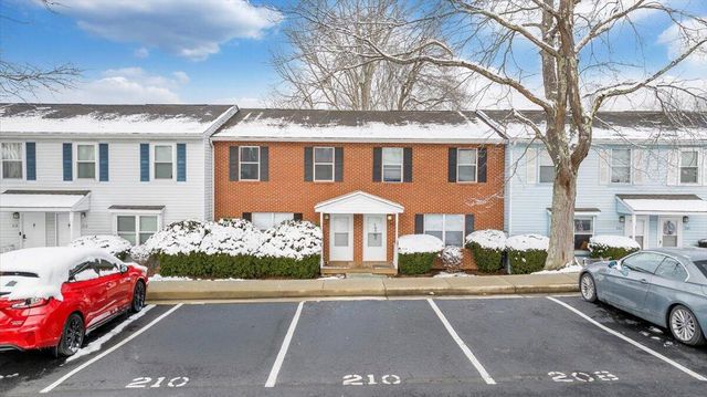 210 Pheasant Run DR, Blacksburg, VA 24060