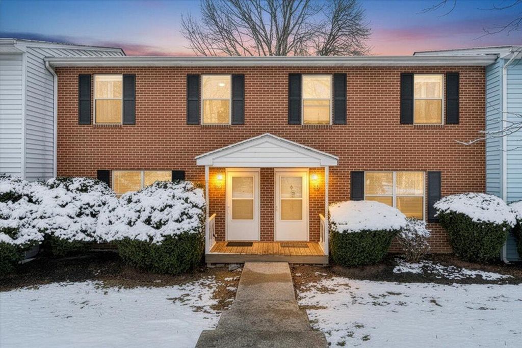 210 Pheasant Run DR, Blacksburg, VA 24060