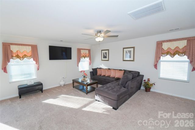 6008 Lowe Lane, Charlotte, NC 28214