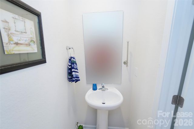 6008 Lowe Lane, Charlotte, NC 28214