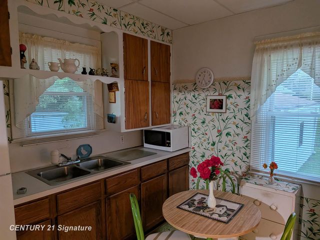 1038 E Marengo Avenue, Flint, MI 48505