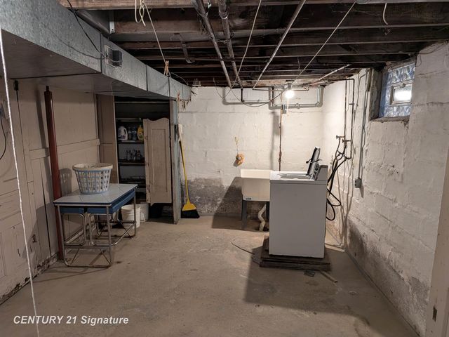 1038 E Marengo Avenue, Flint, MI 48505