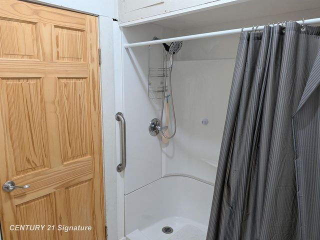 1038 E Marengo Avenue, Flint, MI 48505