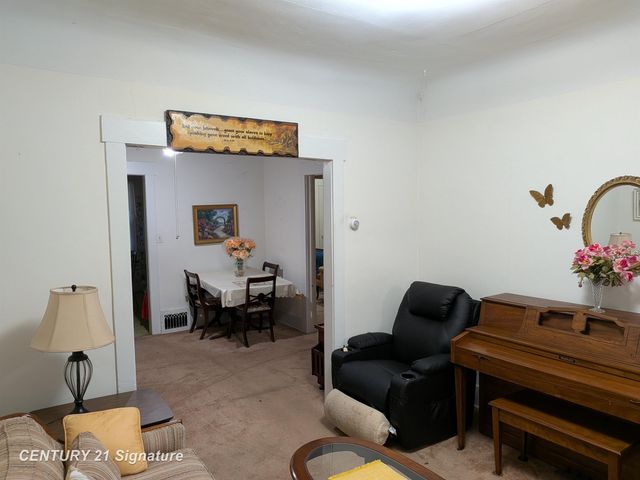 1038 E Marengo Avenue, Flint, MI 48505