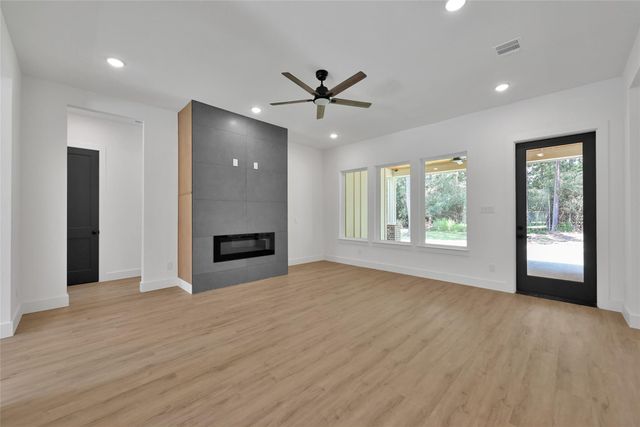 6422 Sugar Bush Drive, Magnolia, TX 77354