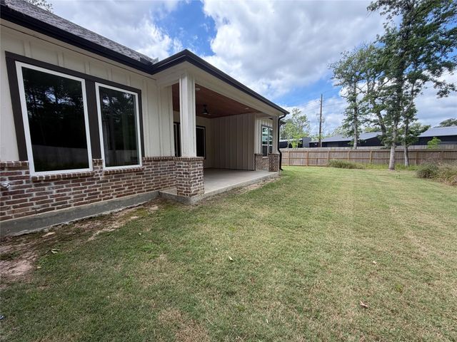6422 Sugar Bush Drive, Magnolia, TX 77354