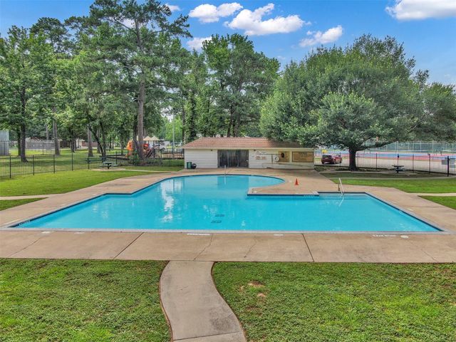 6422 Sugar Bush Drive, Magnolia, TX 77354