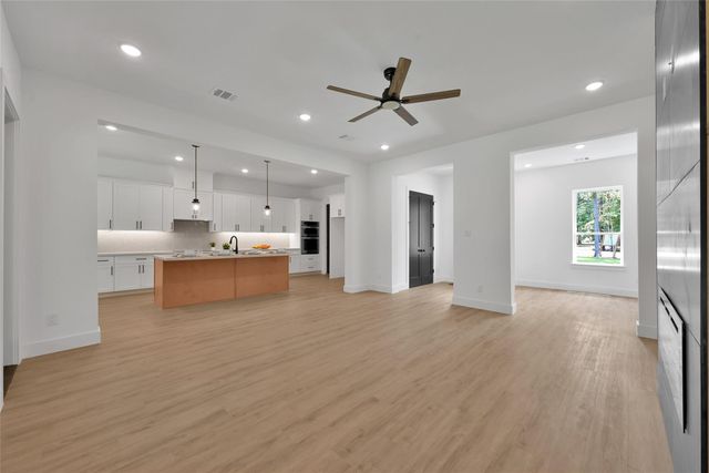 6422 Sugar Bush Drive, Magnolia, TX 77354