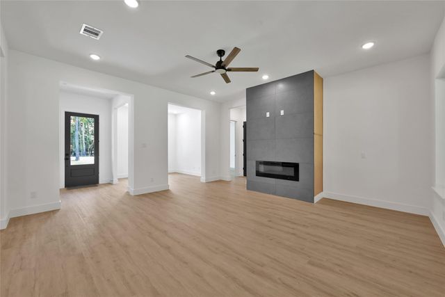6422 Sugar Bush Drive, Magnolia, TX 77354