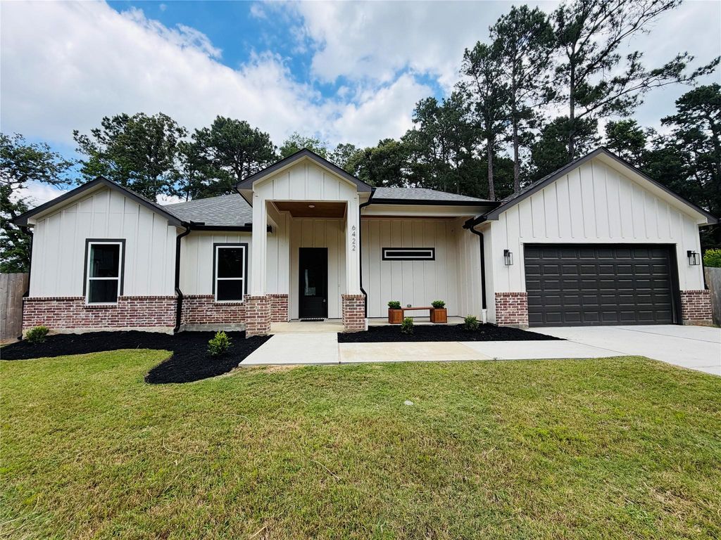 6422 Sugar Bush Drive, Magnolia, TX 77354