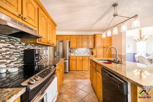 98 Gleneagle Dr, Byron, GA 31008