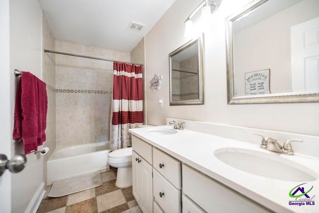 98 Gleneagle Dr, Byron, GA 31008