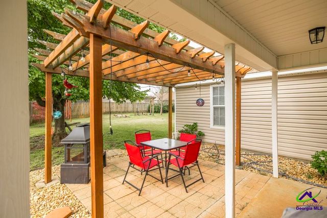 98 Gleneagle Dr, Byron, GA 31008