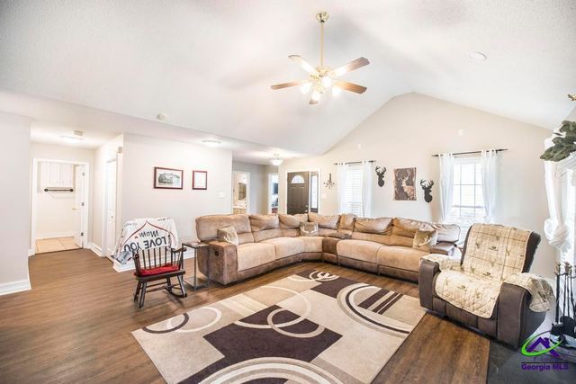 98 Gleneagle Dr, Byron, GA 31008