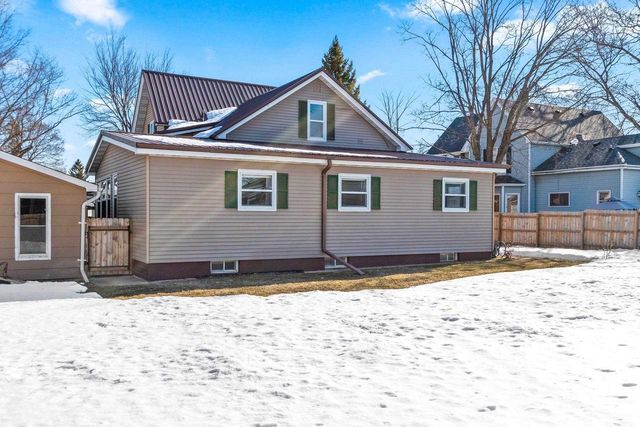 213 N FRANKLIN STREET, Oconto Falls, WI 54154
