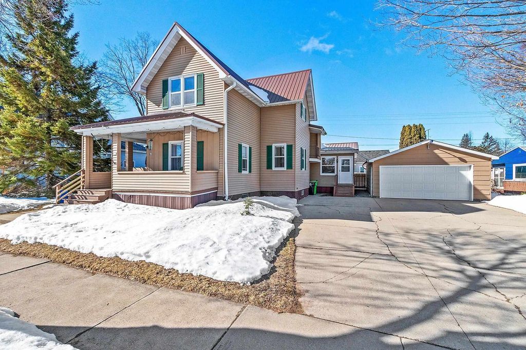 213 N FRANKLIN STREET, Oconto Falls, WI 54154