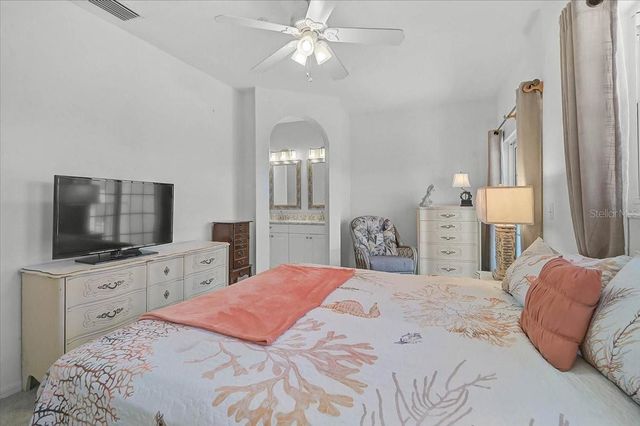 1423 GULF DRIVE N, Bradenton Beach, FL 34217