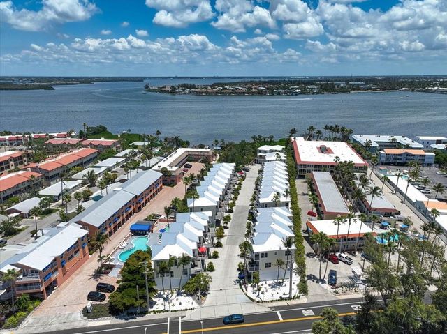 1423 GULF DRIVE N, Bradenton Beach, FL 34217