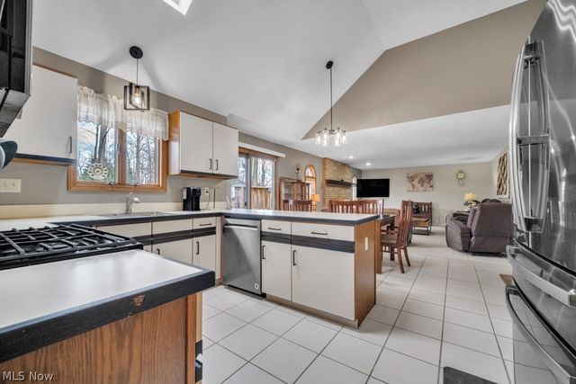 10067 Jamestown Drive, North Royalton, OH 44133