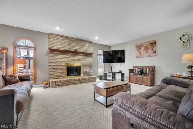 10067 Jamestown Drive, North Royalton, OH 44133