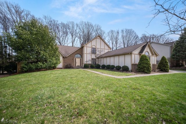 10067 Jamestown Drive, North Royalton, OH 44133