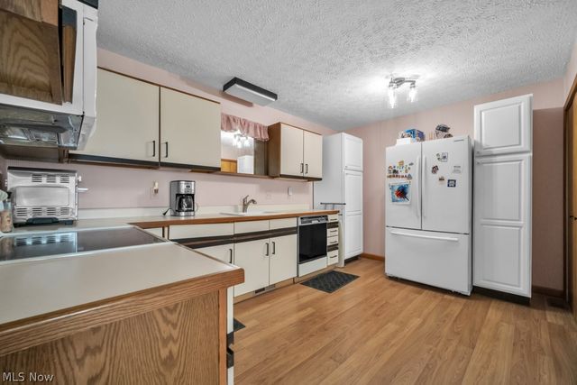 10067 Jamestown Drive, North Royalton, OH 44133