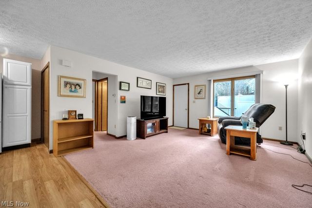 10067 Jamestown Drive, North Royalton, OH 44133