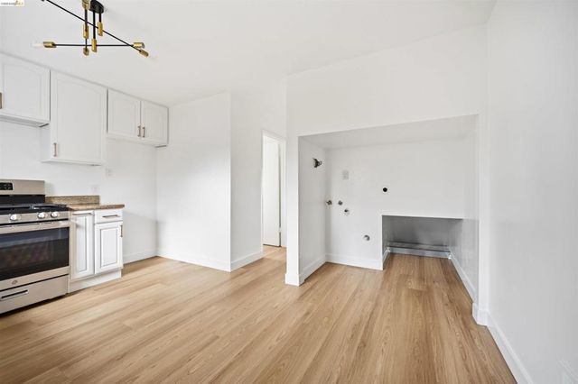 10933 Julius St D, Oakland, CA 94605