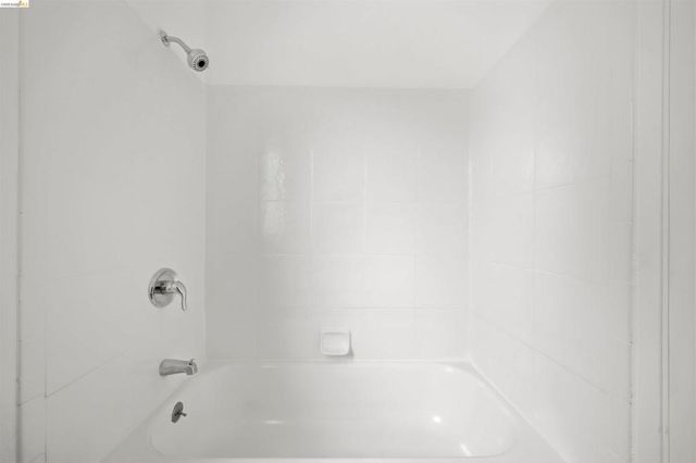 10933 Julius St D, Oakland, CA 94605