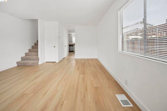10933 Julius St D, Oakland, CA 94605