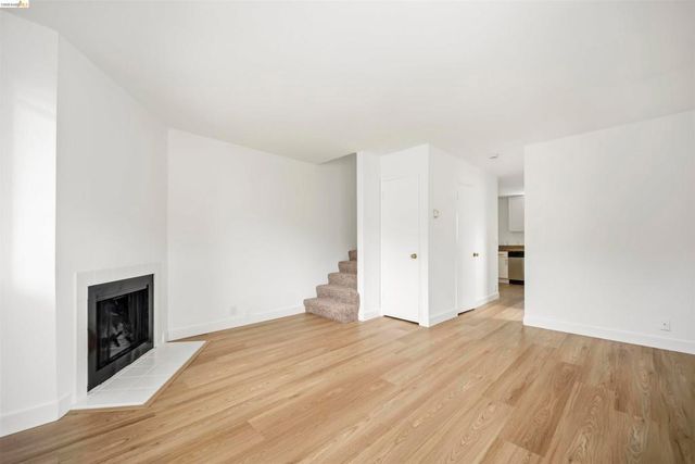 10933 Julius St D, Oakland, CA 94605