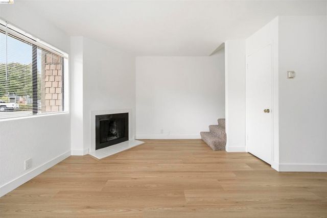 10933 Julius St D, Oakland, CA 94605