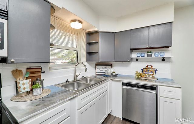 905 Hornsby Avenue, St Louis, MO 63147