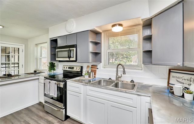 905 Hornsby Avenue, St Louis, MO 63147