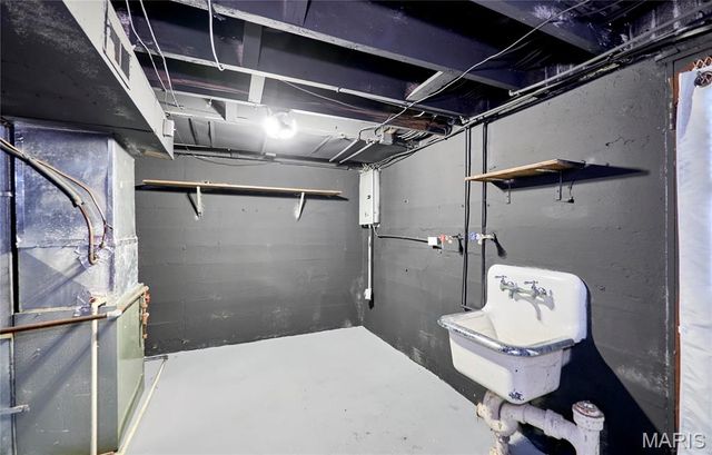 905 Hornsby Avenue, St Louis, MO 63147