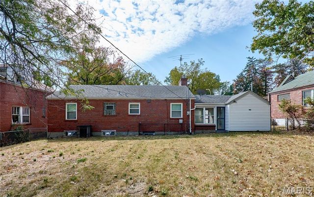 905 Hornsby Avenue, St Louis, MO 63147