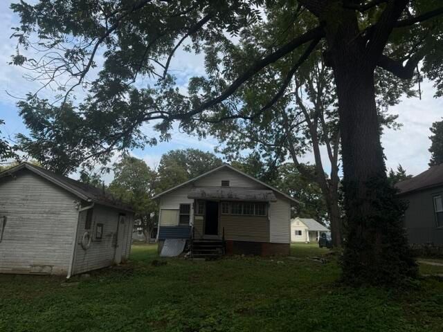 2233 N Jefferson Avenue, Springfield, MO 65803