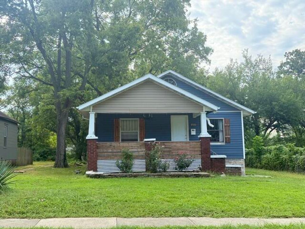 2233 N Jefferson Avenue, Springfield, MO 65803
