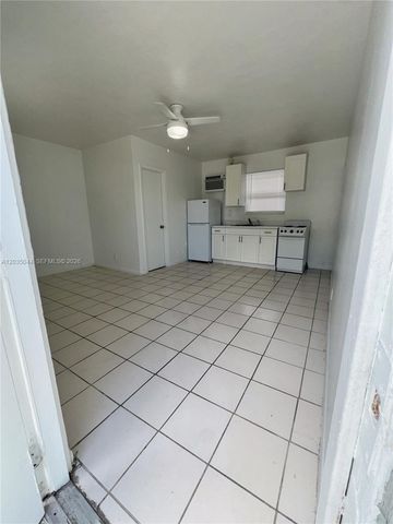 124 SE 4th Street 2, Hallandale Beach, FL 33009