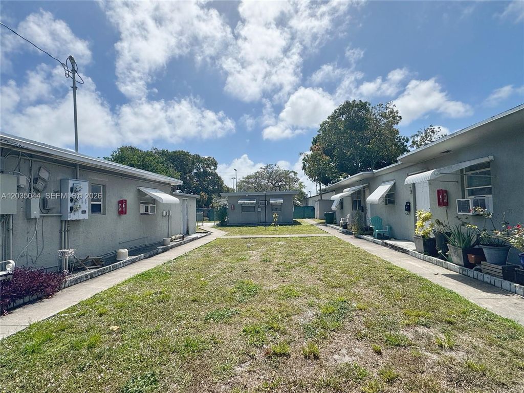 124 SE 4th Street 2, Hallandale Beach, FL 33009