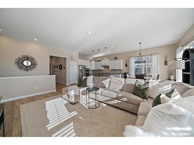 877 Stagecoach Dr, Lafayette, CO 80026