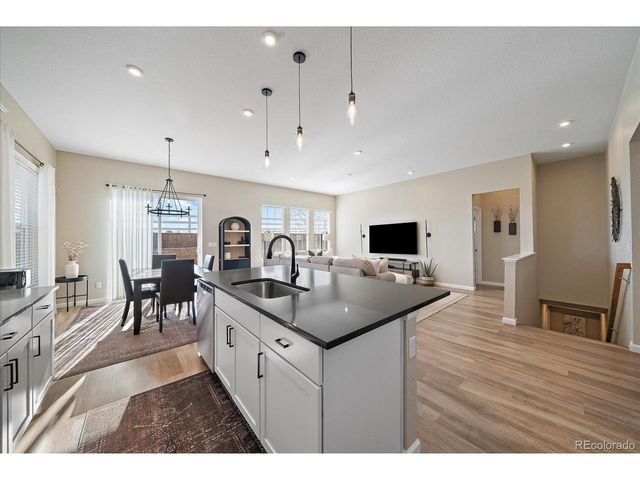 877 Stagecoach Dr, Lafayette, CO 80026