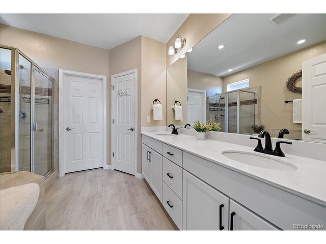 877 Stagecoach Dr, Lafayette, CO 80026