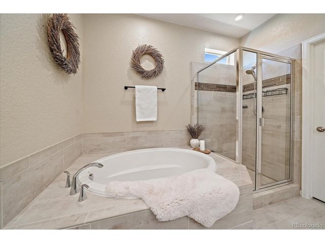 877 Stagecoach Dr, Lafayette, CO 80026