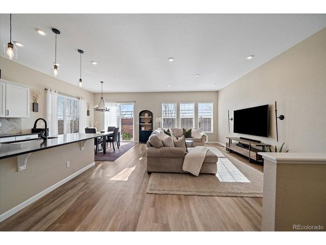 877 Stagecoach Dr, Lafayette, CO 80026