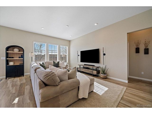 877 Stagecoach Dr, Lafayette, CO 80026