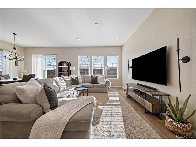 877 Stagecoach Dr, Lafayette, CO 80026