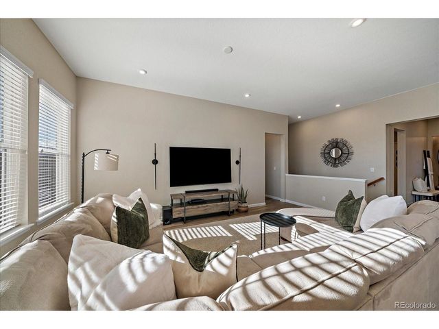 877 Stagecoach Dr, Lafayette, CO 80026