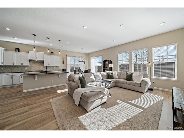 877 Stagecoach Dr, Lafayette, CO 80026